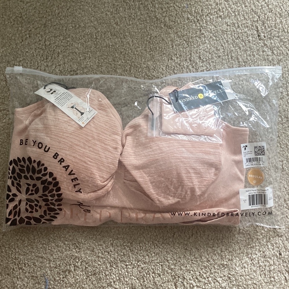 NWT Sublime® Hands-Free Pumping & Nursing Bra